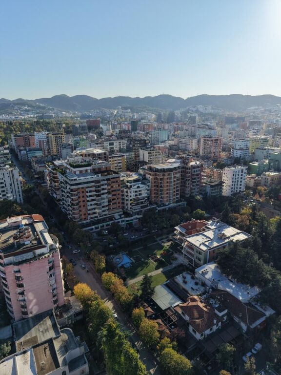 EDIFICIO MULTIFUNZIONALE IN VENDITA NEL CUORE DEL BLOK