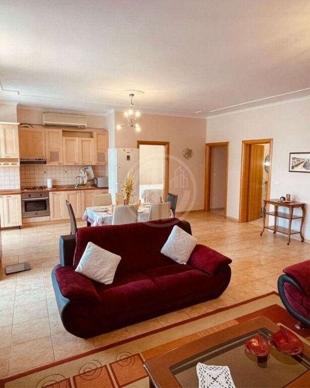 Apartament 2+1 me qera_Rruga e Portit