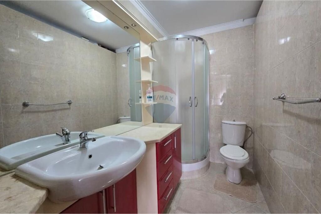 Apartament - Për Qira - Rruga Muhamet Gjollesha, Tiranë