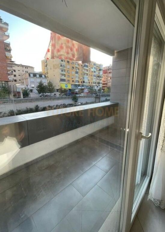 Affitto, Appartamento 2+1+2+Posto Auto, Comune di Parigi, Tirana.