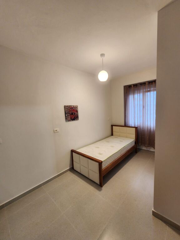 JEPET ME QERA APARTAMENT 2+1 PRAN  MARKATES