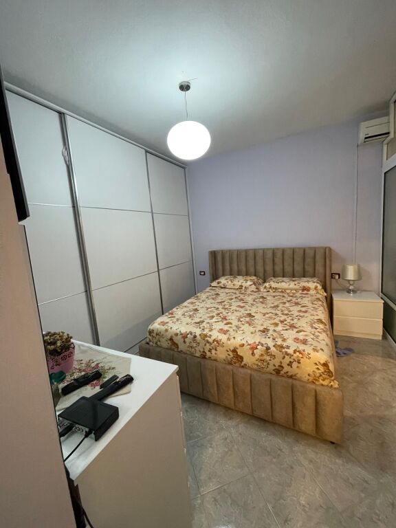 Apartament 1+1 me qira tek Globe- Rrg e Kavajes