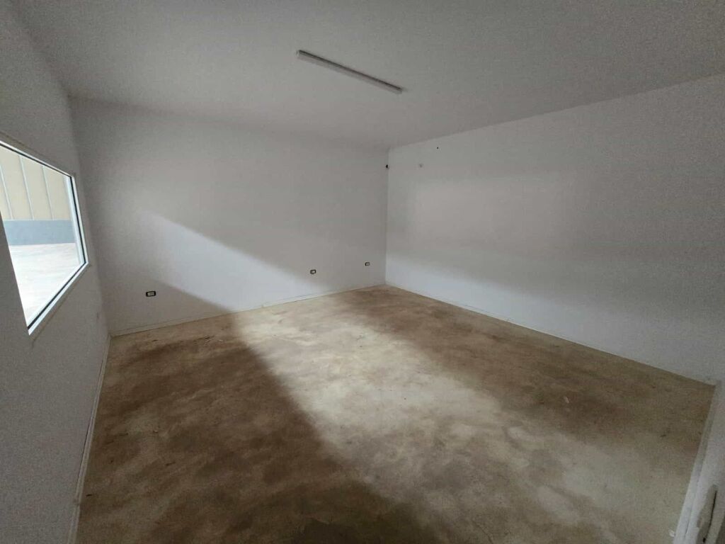 Magazzino In Affitto a Vaqarr (ID BM323) Tirane