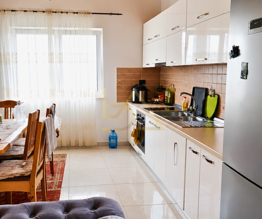 Jepet Vilë me Qira – Hidrovori, Durrës