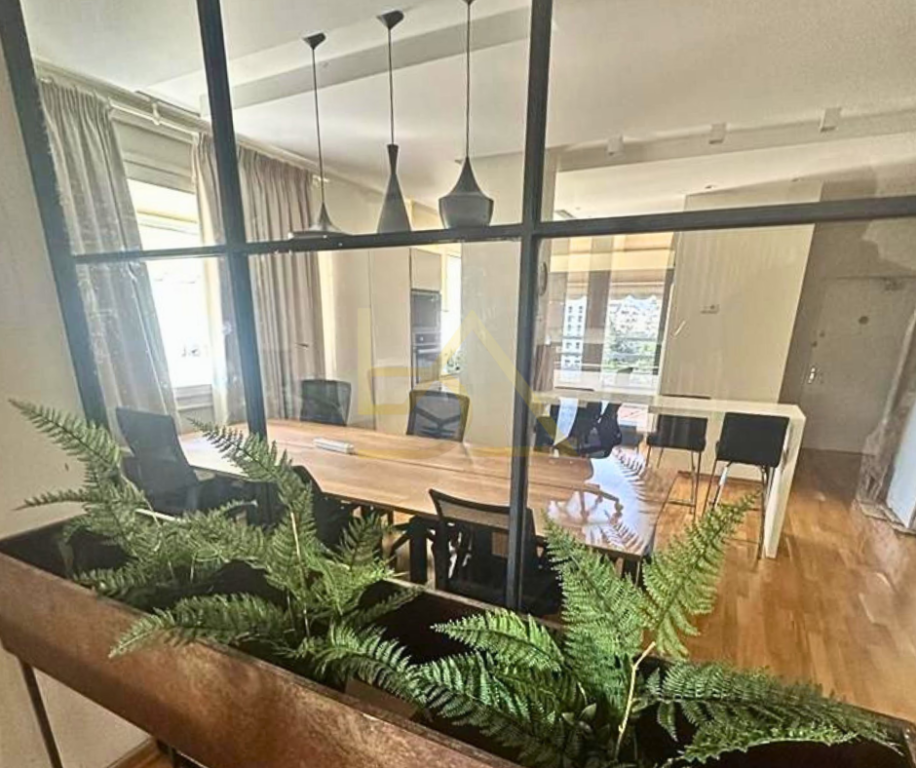 Ufficio Moderno in Affitto – Bllok, Tirana
