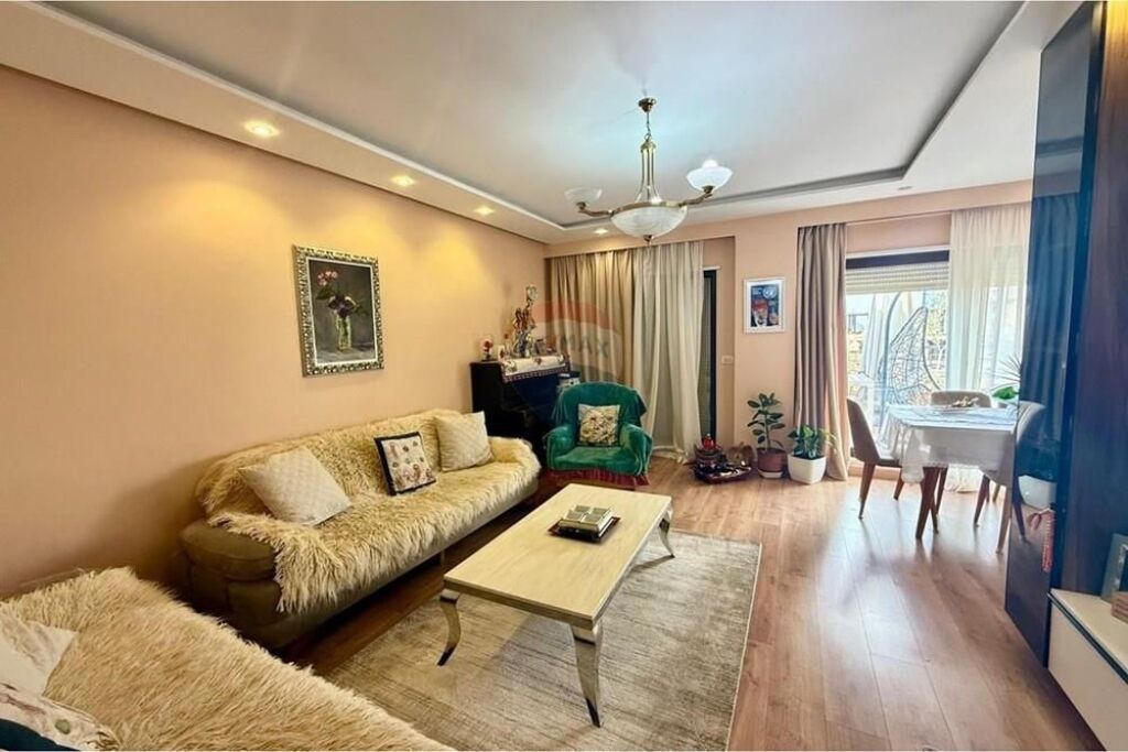 Shitet apartament 3+1+2 Kopshti Botanik