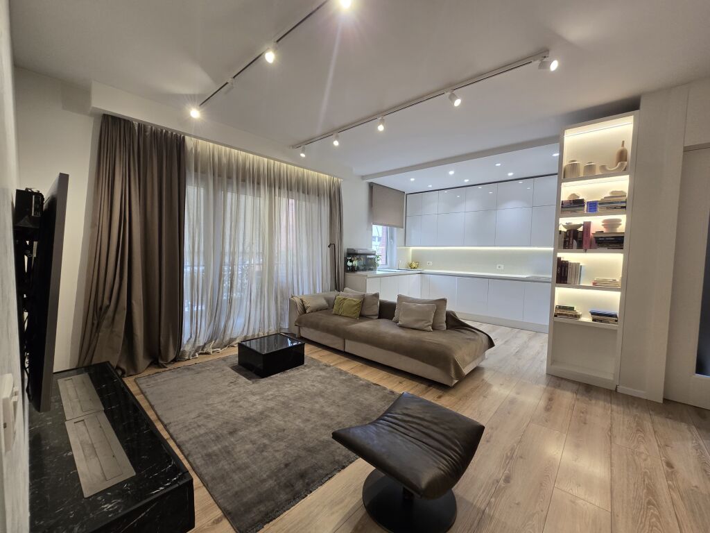 Super appartamento 3+1+2+ veranda in vendita nel Complesso Delijorgji