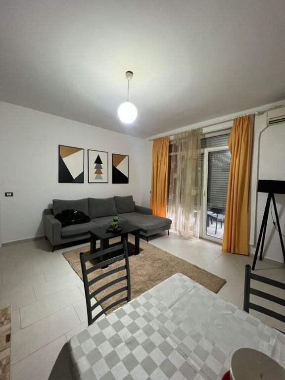 apartament 1+1 me qira tek Kopshti Botanik