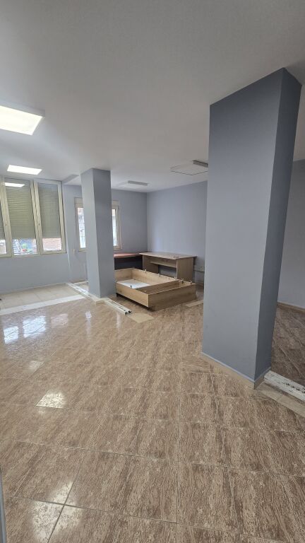 Premises for rent Qemal Stafa street !