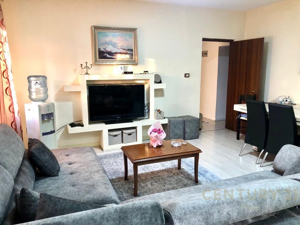 Appartamento 2+1 in affitto a Komuna e Parisit!!