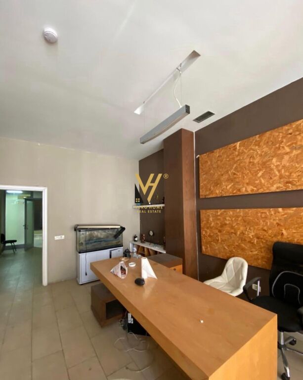 JEPET ZYRE 60 M2 ME QIRA TE RRUGA E KAVAJES 1.200 EURO