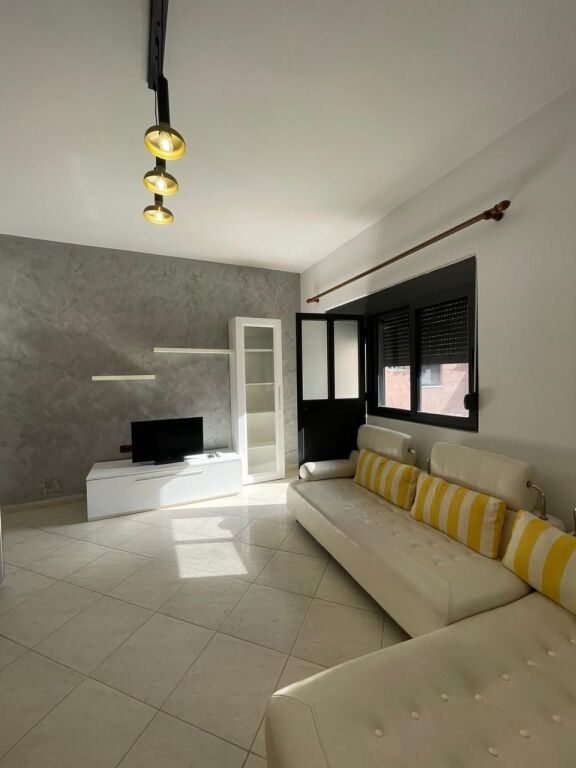 🏡 APARTMENT FOR RENT 2+1 + BALCONY MUZEUMI DURRES