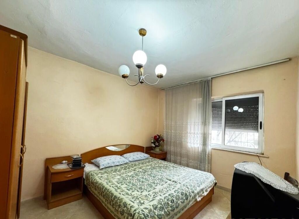 SHITET APARTAMENT 3+1 TEK MOZAIKU I TIRANE