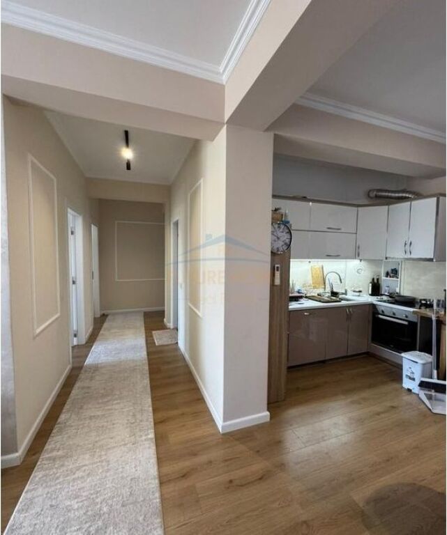 Qera, Apartament 2+1+2 + 2 Poste Parkimi, Liqeni i Thatë ,Tirane .