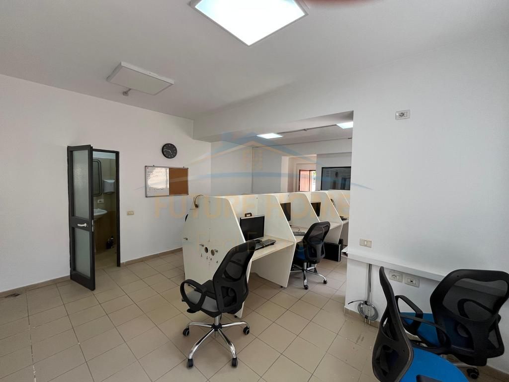 Affitto, Locale per ufficio, Pazari i Ri, Tirana / ELT68779
