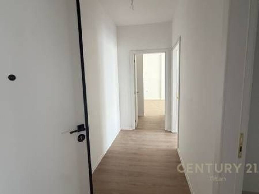 Apartament 2+1+ballkon ne shitje tek White Crown Residence ne Kamez
