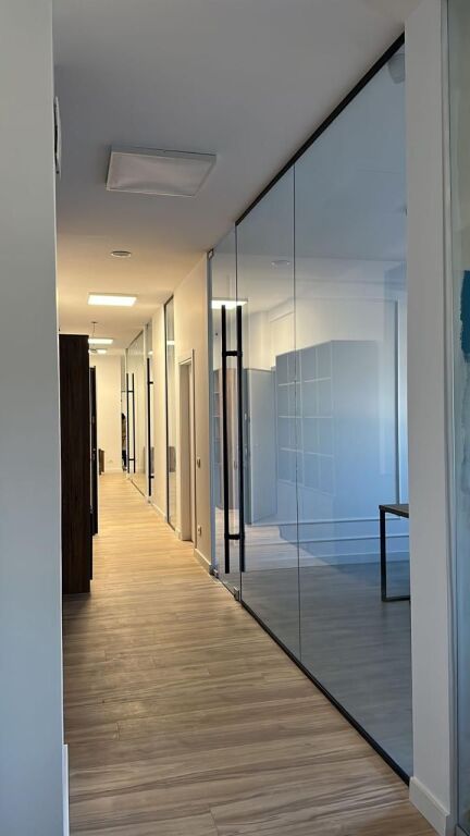 Locale per uffici in affitto, con 7 stanze e 3 bagni, presso “Future Home Residence”