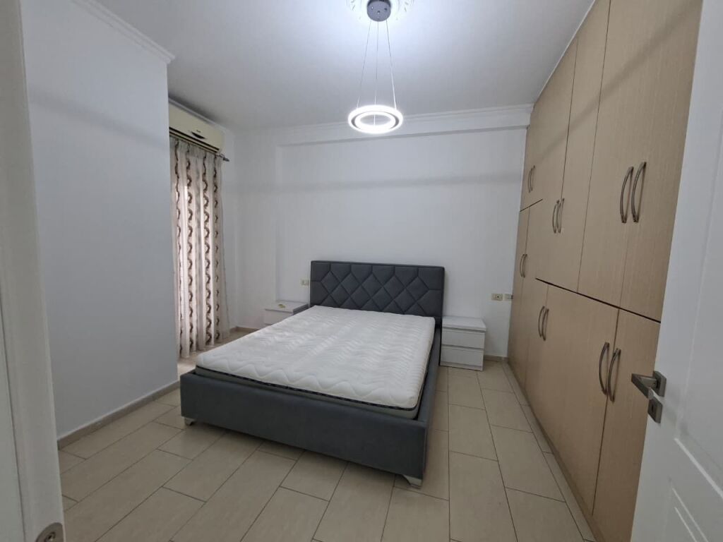 🏠 Me Qera: Super Apt. 1+1 &amp; 1 Bllk (📍Qendër - Rr. Kavajës)🔥 Super vendndodhje || 5 min nga Qendra | 80,000 Lekë / Muaj💶