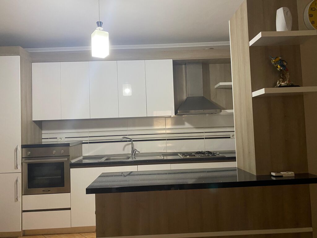 Jepet Me Qera Apartament 2+1+2 Tualete + 1 Ballkon