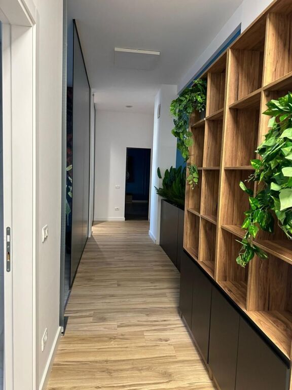 Locale per uffici in affitto, con 7 stanze e 3 bagni, presso “Future Home Residence”