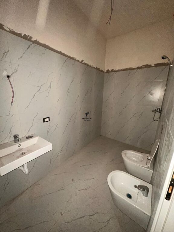 SHITET APARTAMENT 2+1+2 SAUK 205.000 EURO FH-72883