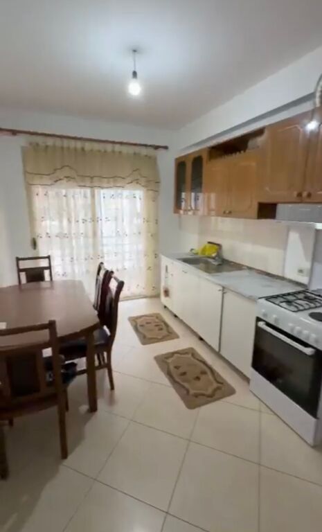 In affitto 2+1+2 ASTIR 40.000 lek