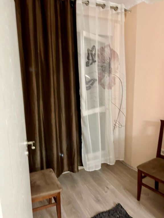 🏠 Jepet apartament me qira 1+1  📍 Adresa: Komplet Magneti, tek 21 Dhjetori💰 Çmimi: 50,000 lek/muaj