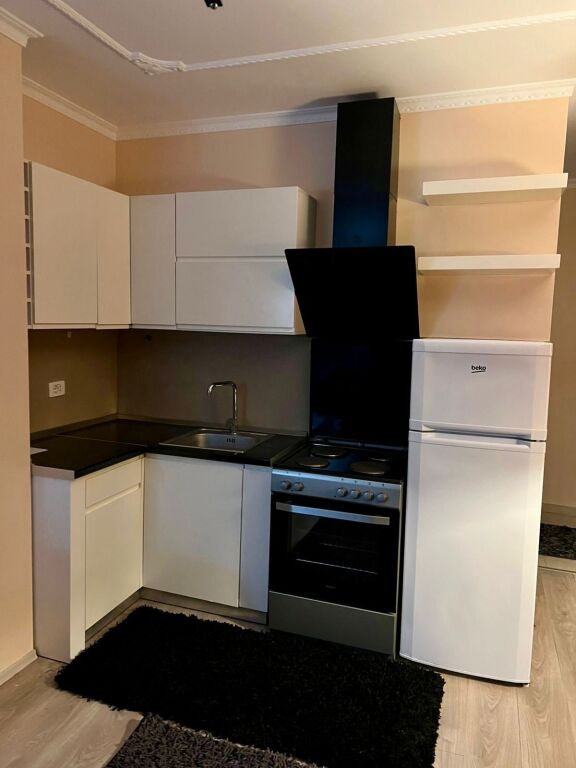 🏠 Jepet apartament me qira 1+1  📍 Adresa: Komplet Magneti, tek 21 Dhjetori💰 Çmimi: 50,000 lek/muaj