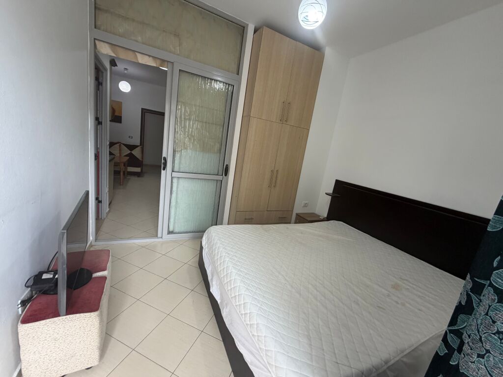 2+1 adottato, al lago secco, 400 mila lek