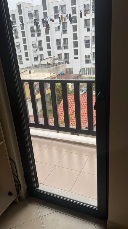 Jepet me qera apartamenti  2+1 +2 ballkone