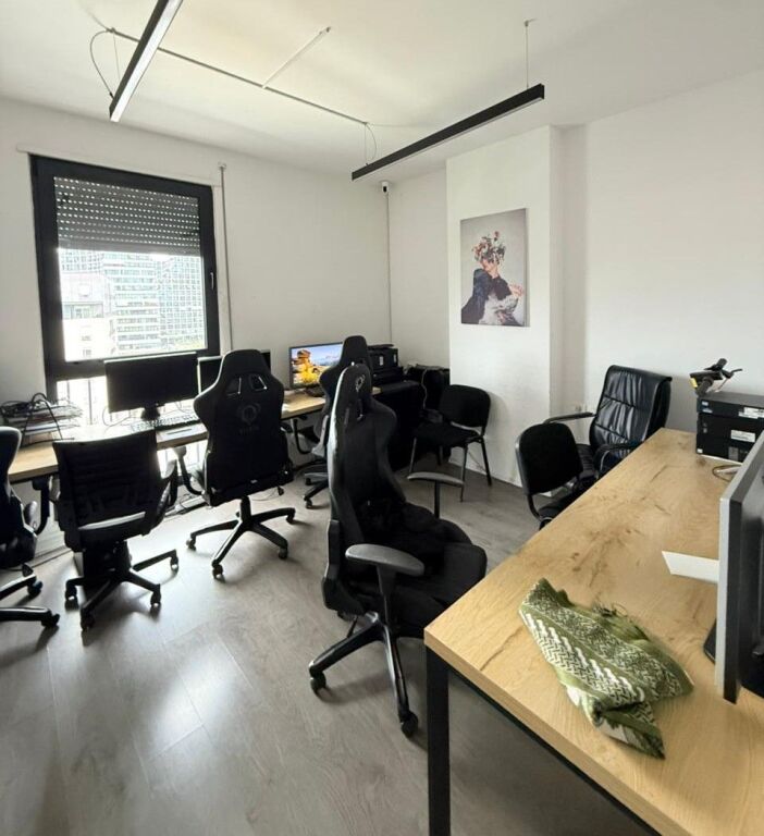 🏢 Ufficio con 4 Ambienti in Affitto vicino al Parco Olimpico