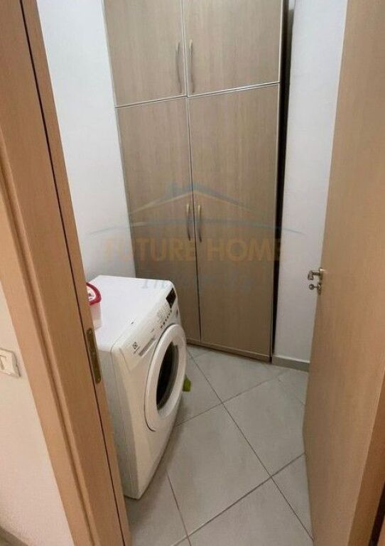 Affitto, Appartamento 2+1+2+Posto Auto, Comune di Parigi, Tirana.