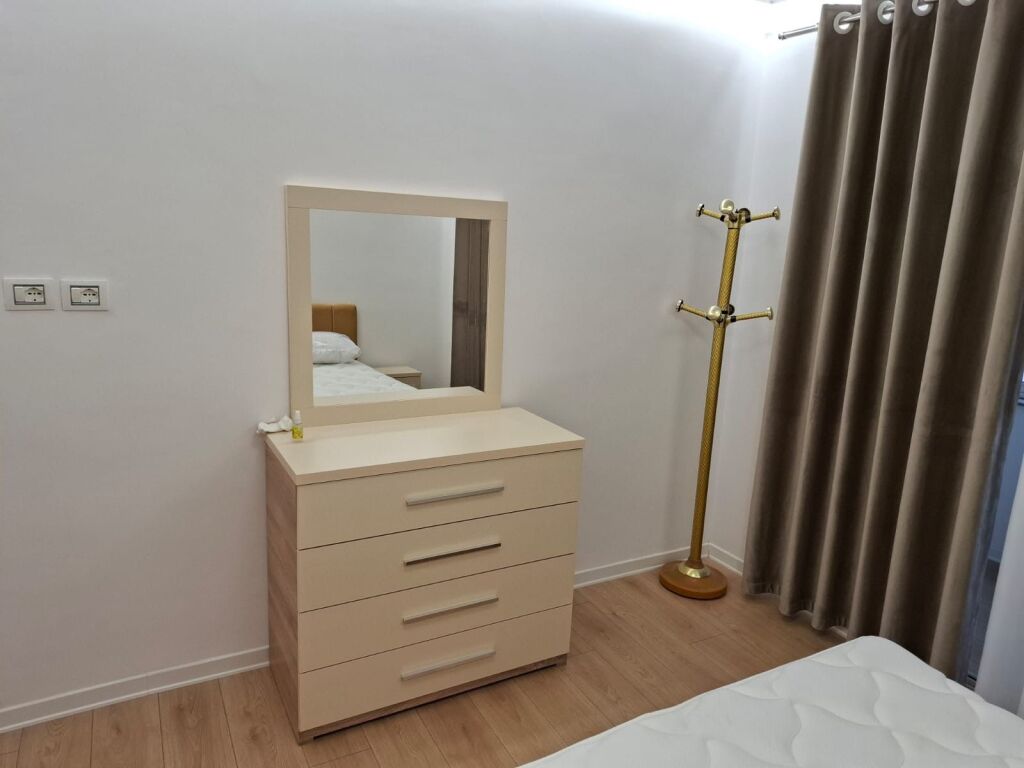 Jepet Me Qera Apartament 1+1+1 Ballkon