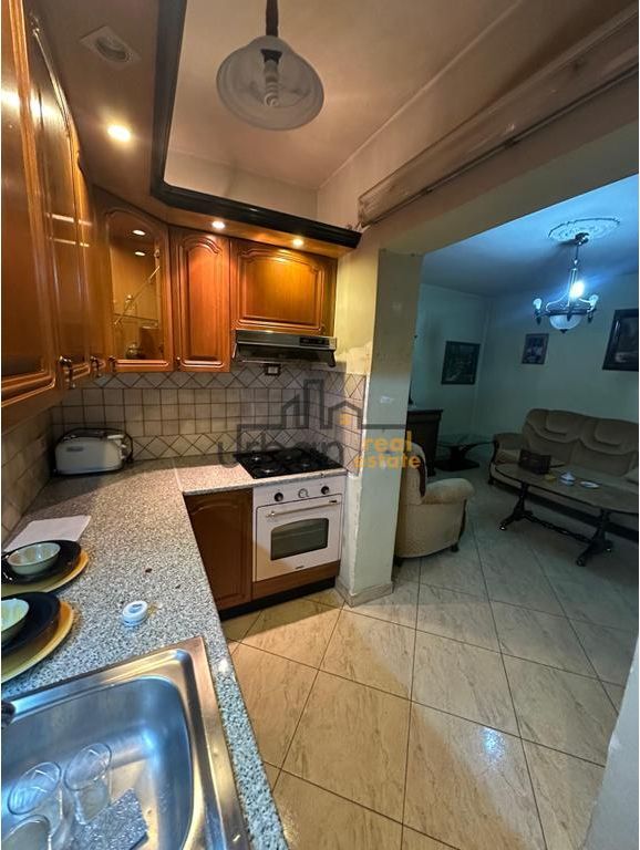 Shitet, Apartament 3+1, Rruga Irfan Tomini, Tiranë - 165,000€ | 87.1 m²