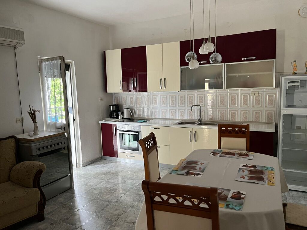 Affitto | Shtëpi private 1 + 1 | Tregu Elektrik | 450 €/mese