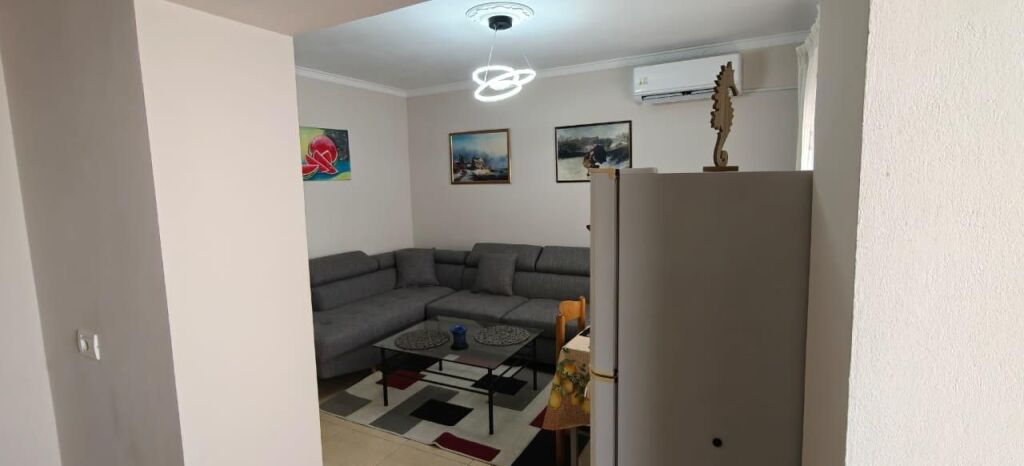 Qera | Apartament 2 + 1 | Rruga e Durrësit | 600 €/muaj
