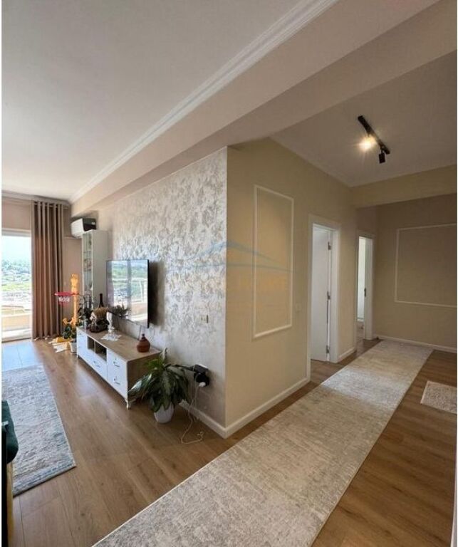 Qera, Apartament 2+1+2 + 2 Poste Parkimi, Liqeni i Thatë ,Tirane .