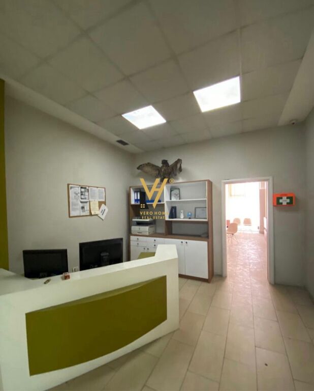 JEPET ZYRE 60 M2 ME QIRA TE RRUGA E KAVAJES 1.200 EURO