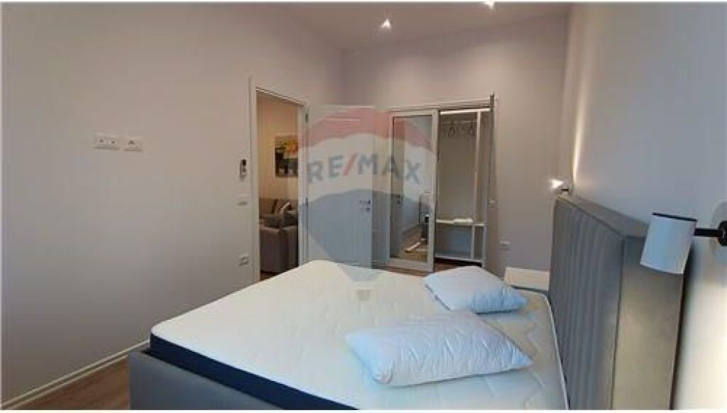 2+1 apartment for rent at the Embassy Block!