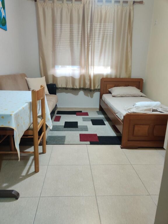 🏠 Jepet apartament me qira 2+1  📍 Adresa: Rruga e Durrësit💰 Çmimi: 600 Euro/muaj