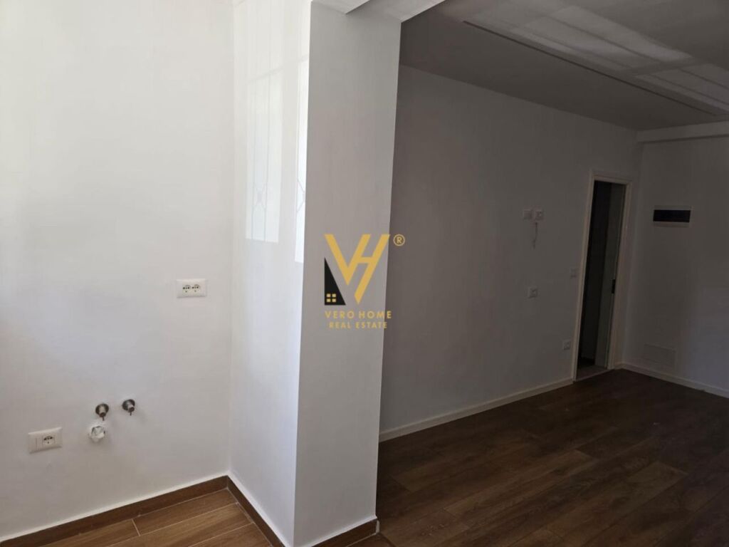SHITET GARSONIERE 30 M2 TE RRUGA 4 DESHMORET 85.000 EURO