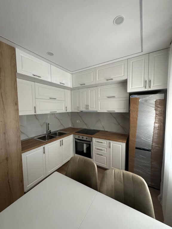 Apartament 2+1 për shitje "Uji Ftohte" Vlore pranë Le Pallazine