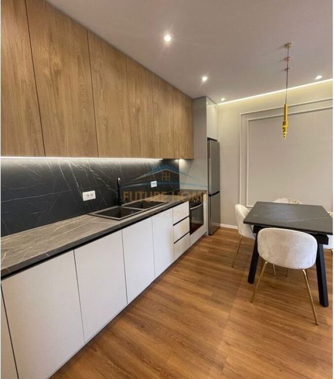 Shitet, Apartament 2+1+2, Kodra e Diellit, Tiranë
