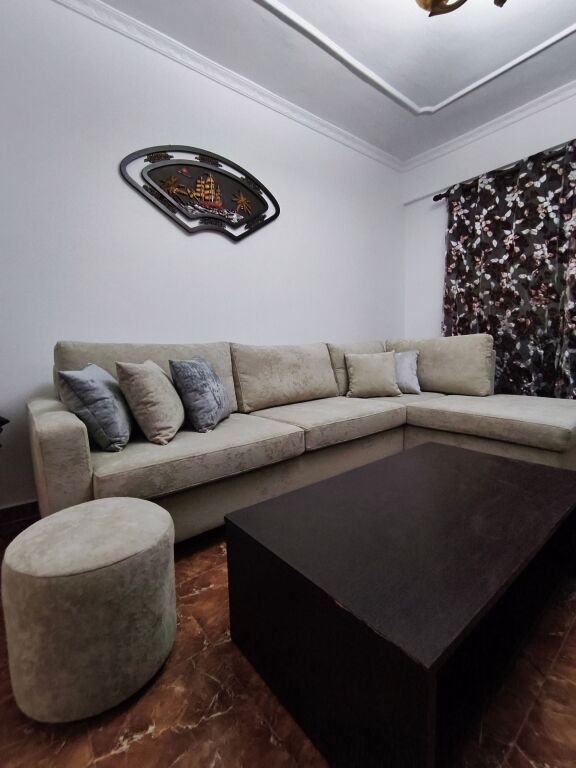Apartament 65 m² plotësisht i mobiluar me ballkon në Durrës (Zona e Plazhit)