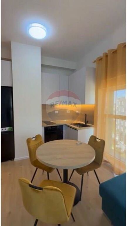 Appartamento 1+1 con Balcone in Vendita al Complesso Kadiu – Mangalem, Tirana ✨🏡