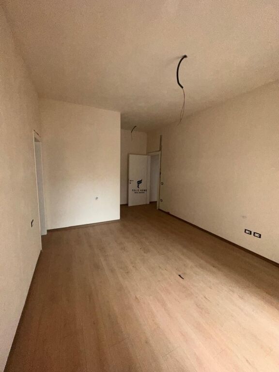 SHITET APARTAMENT 2+1+2 SAUK 205.000 EURO FH-72883