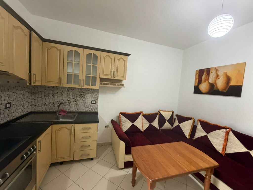 Jepet Apartament me qera