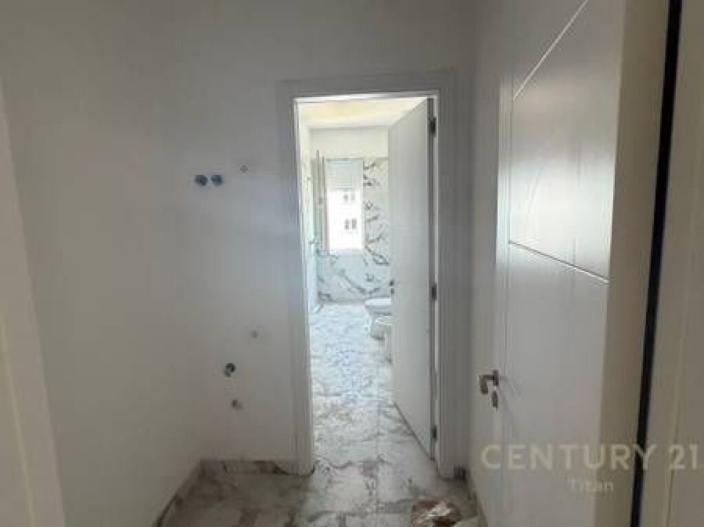 Apartament 2+1+ballkon ne shitje tek White Crown Residence ne Kamez