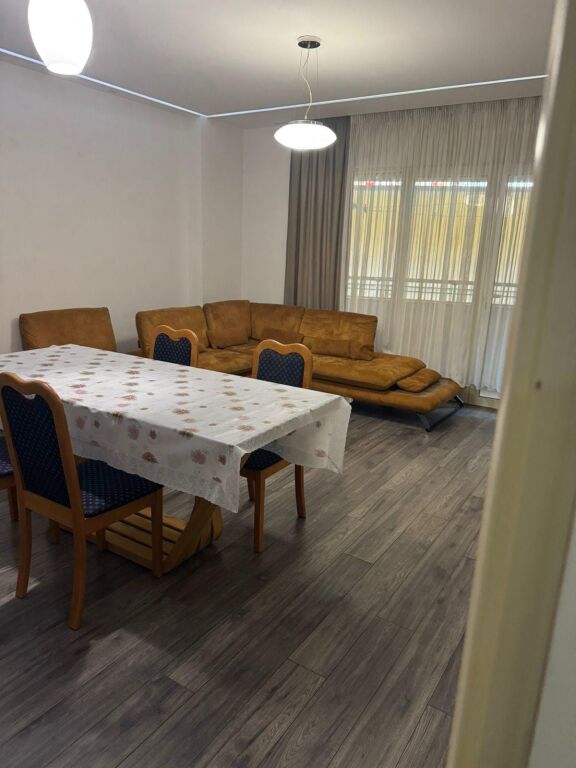 Jepet me qira apartament 2+1