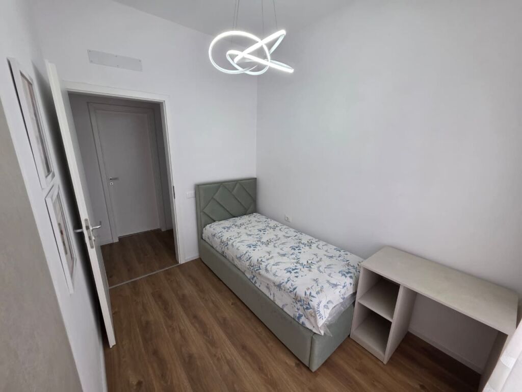 Apartment 2+1 for rent, 52,000 lek, Kadiu Complex.